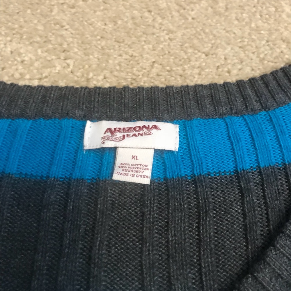 Sweater - Picture 3 of 3